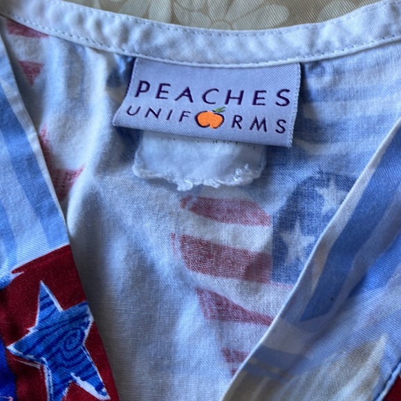 Scrub top Red white Blue Stars - Picture 5 of 5